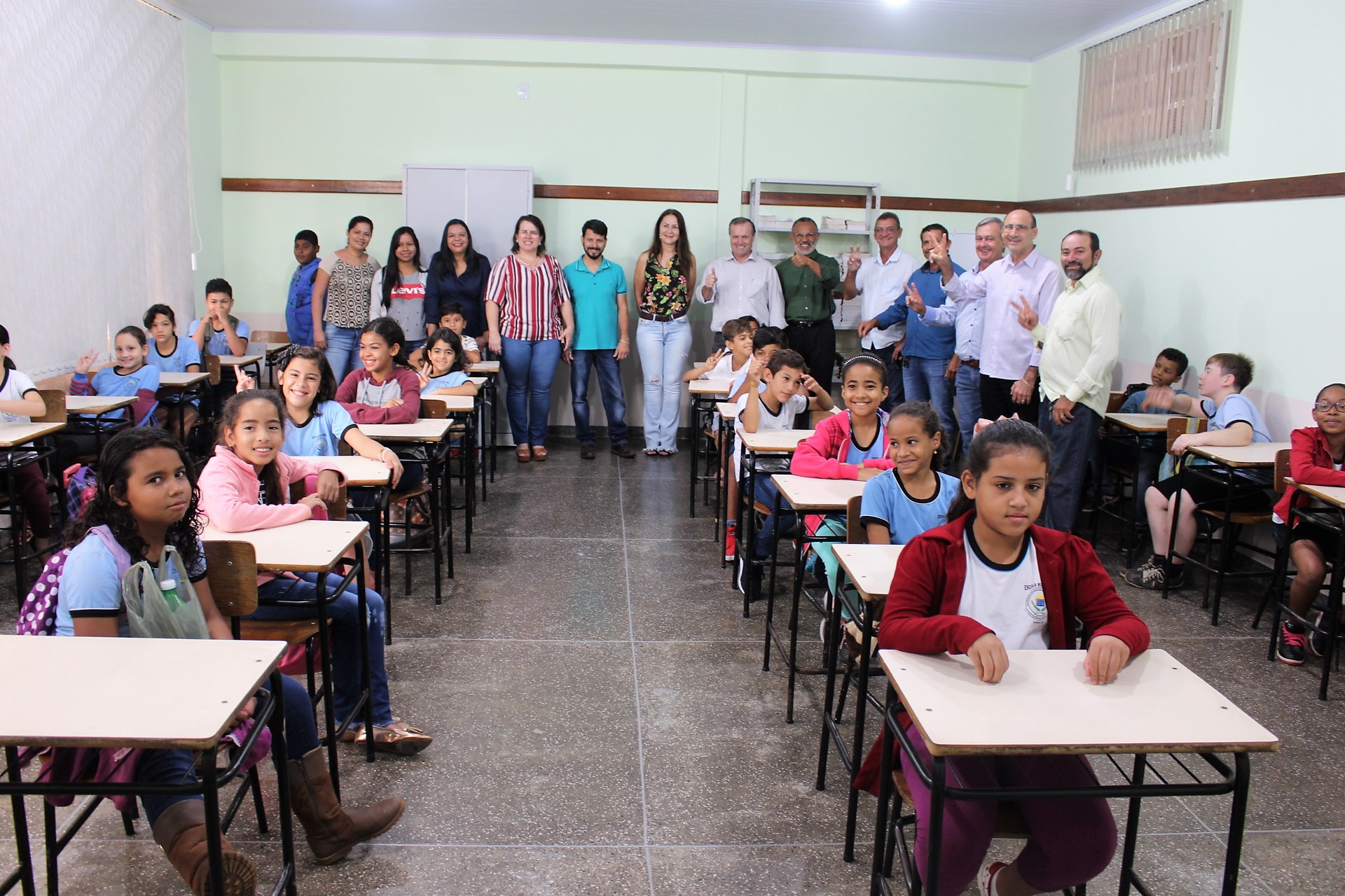 GOVERNO MUNICIPAL ENTREGA NOVAS SALAS DE AULA