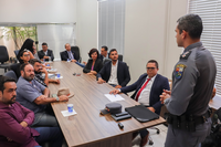 Reunião com nossos parlamentares para discutir questões cruciais relacionadas à segurança de nossa cidade.