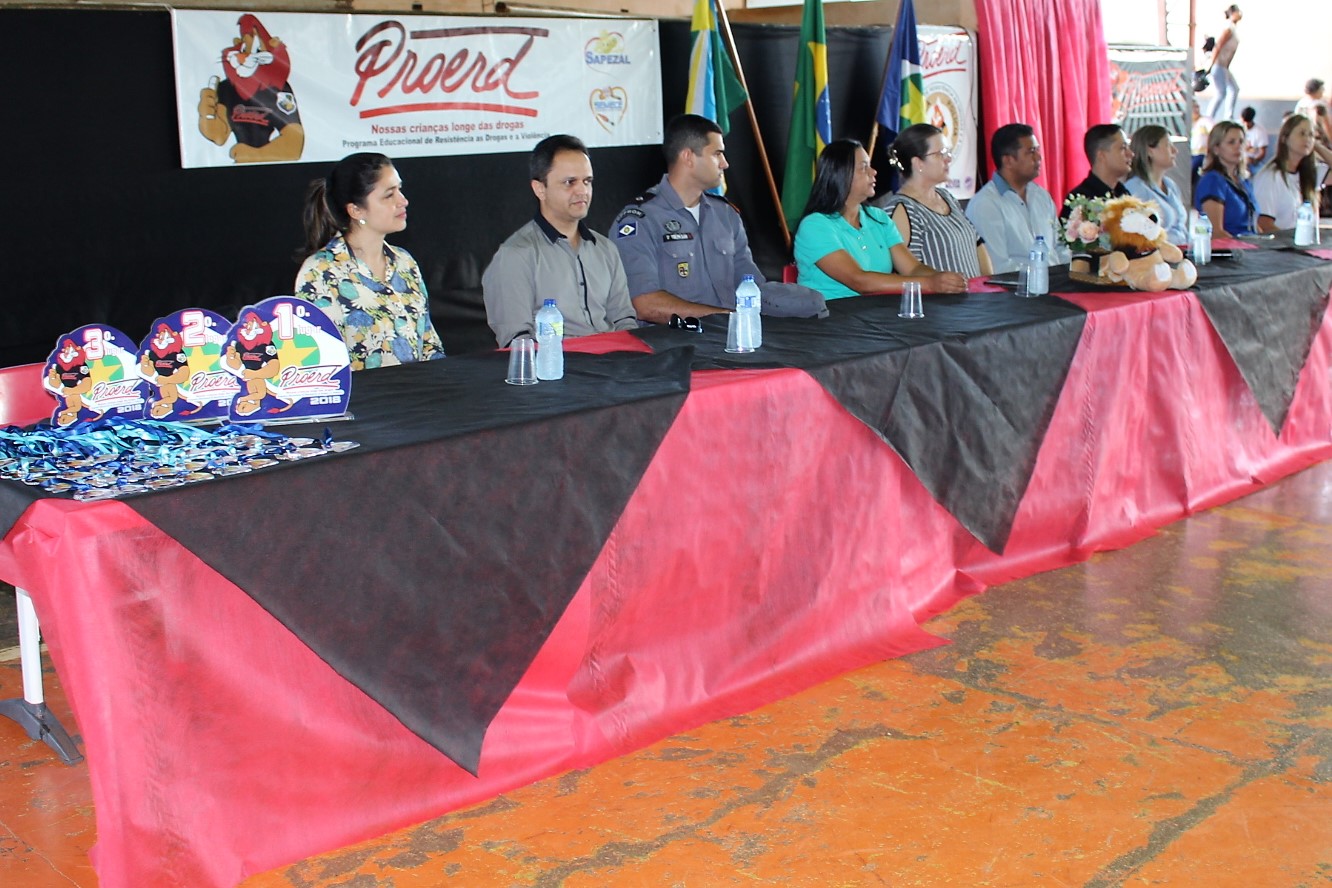 VEREADORA PARTICIPA DA SOLENIDADE DE FORMATURA DOS ALUNOS DO PROGRAMA PROERD