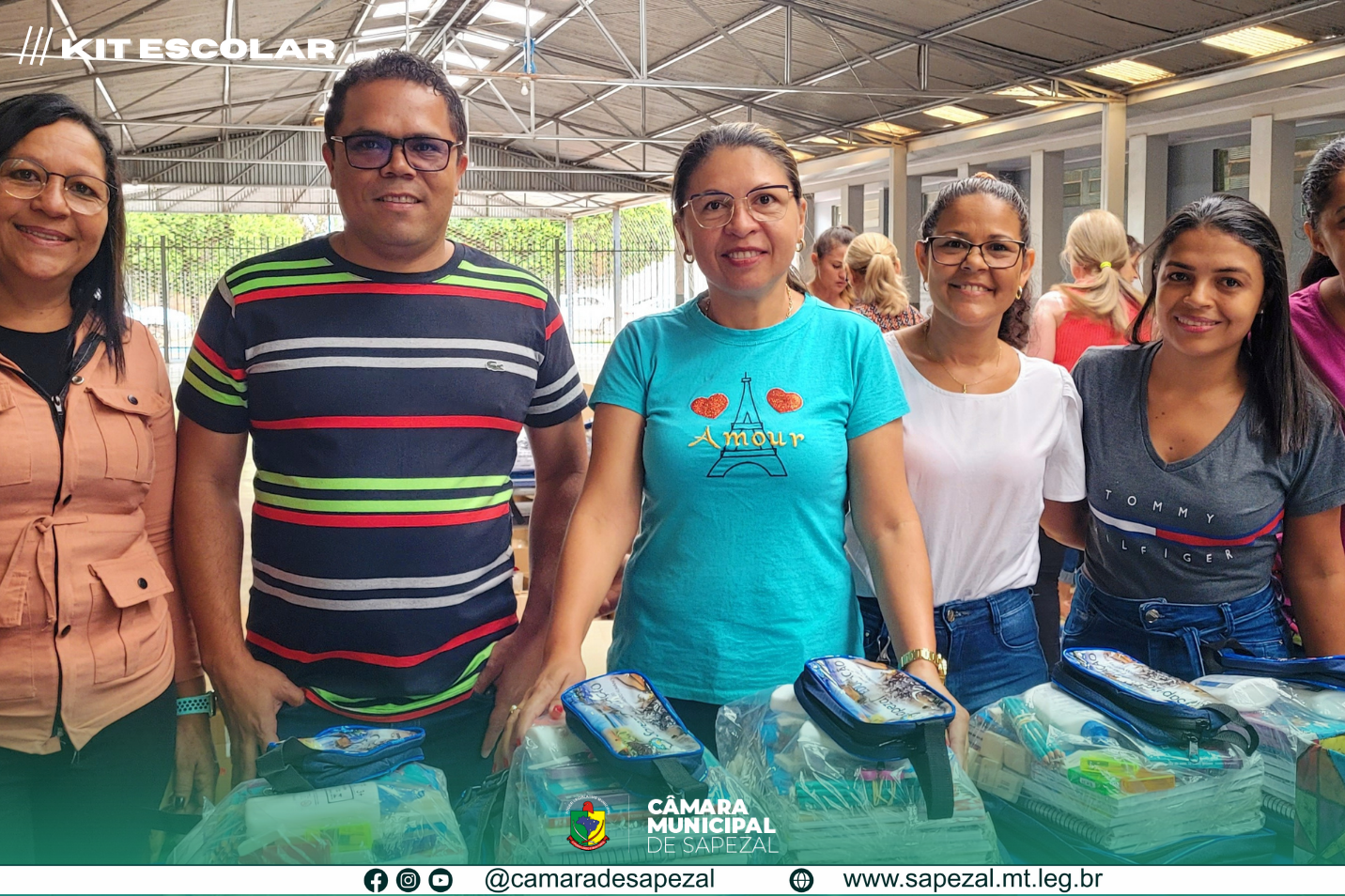 Vereadores marcam presença na distribuição de kits escolares para alunos da rede municipal